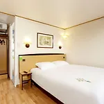 Otel Campanile