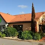 Otel Campanile