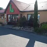 Otel Campanile
