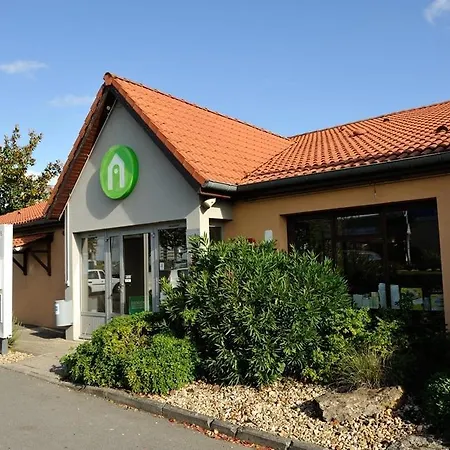 Campanile 3* Saintes