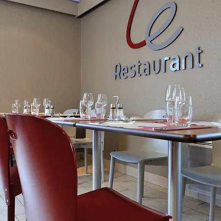 Campanile 3* Saintes