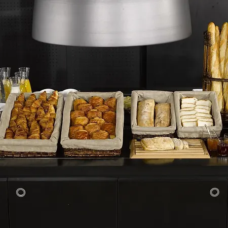 Campanile 3* Saintes