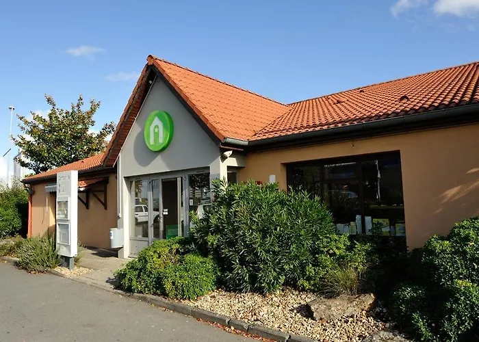 Campanile 3* Saintes